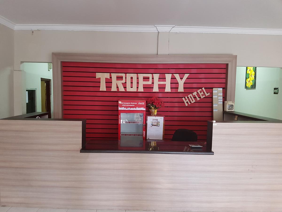 Trophy Hotel Sumbawa Besar Eksteriør billede