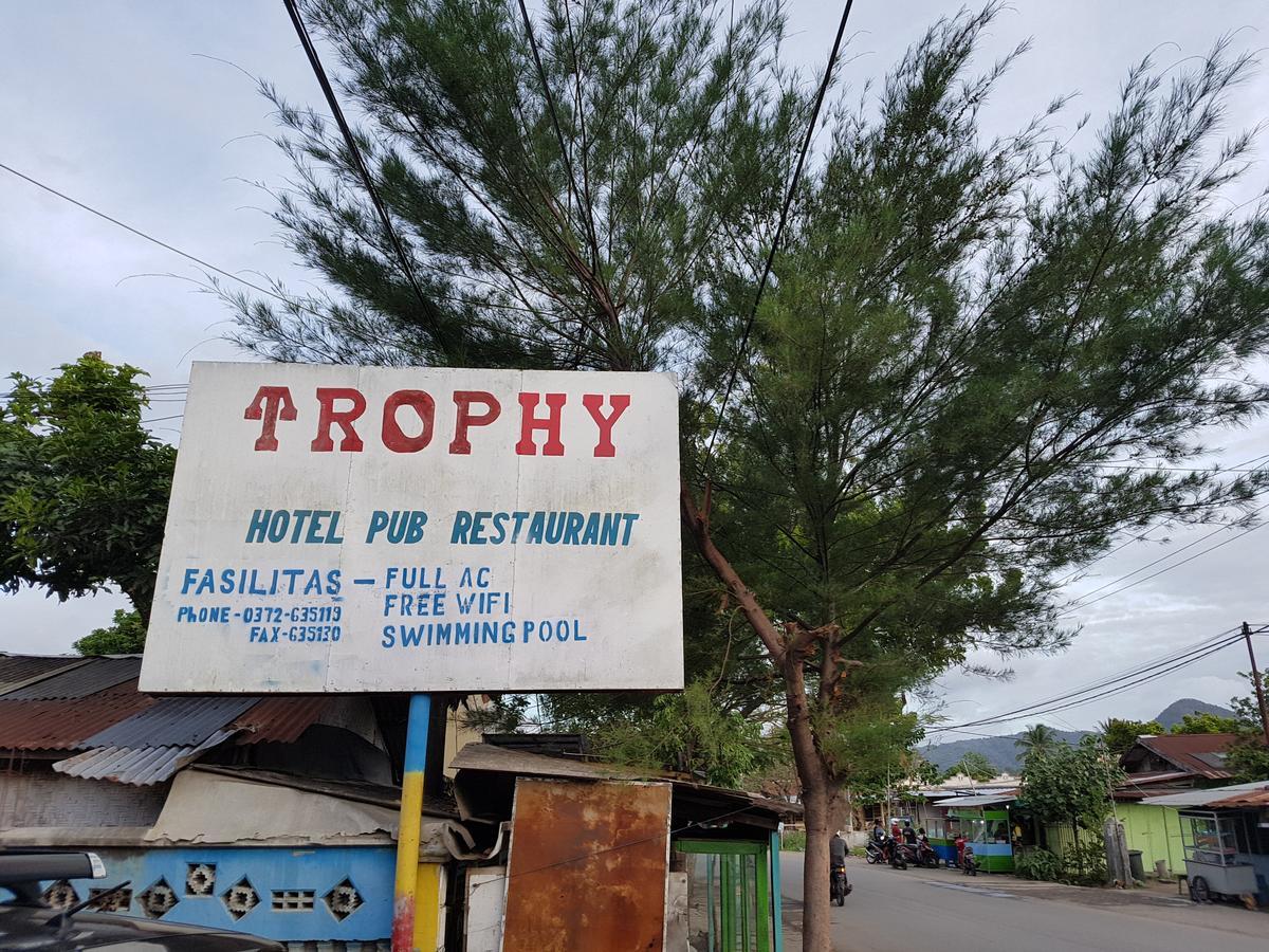 Trophy Hotel Sumbawa Besar Eksteriør billede